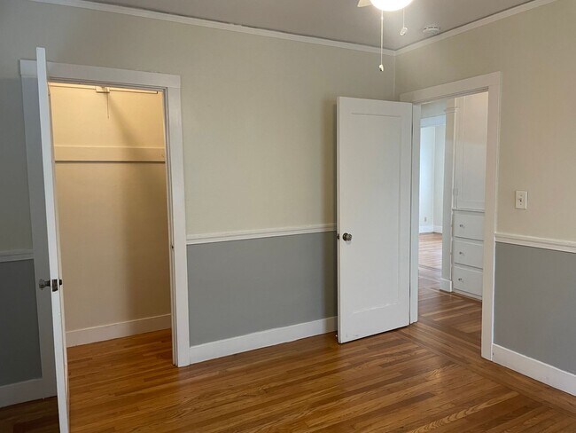 Building Photo - 2 Bedroom 1 Bathroom Home in West Tahoe Park
