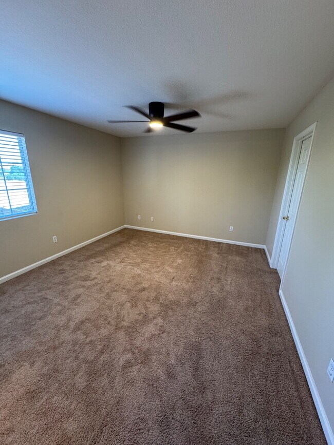 Building Photo - Beautiful 4-Bedroom Home with Spacious Backyard & Covered Patio