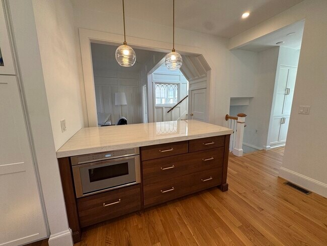 Building Photo - 34a Manomet Ave
