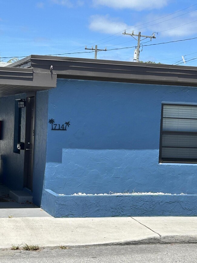 Building Photo - 716 3rd Ave N