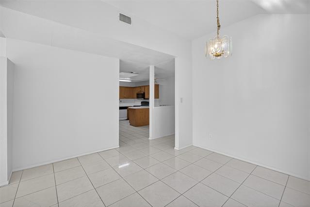 Building Photo - 7016 Snowivy Ct