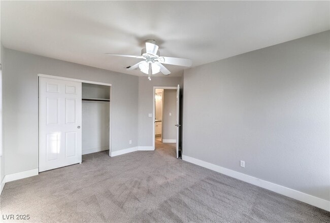 Building Photo - 20 Fantasia Ln