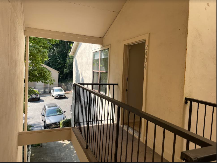 Building Photo - Room in Condo on Huntingdon Chase