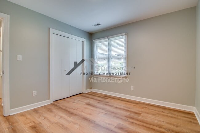 Building Photo - 5500 Fortunes Ridge Dr