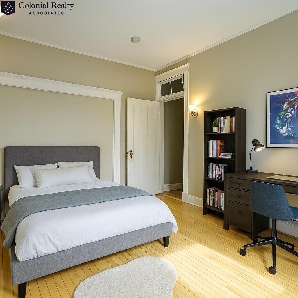 Building Photo - 72 Egmont St