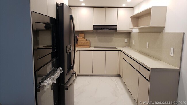 Building Photo - 4511 S Ocean Blvd