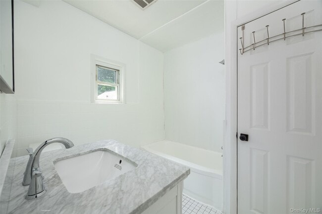 Building Photo - 216 Hobbs Ln