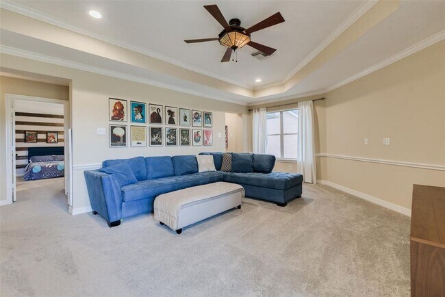 Building Photo - Stunning Home in Falcon Point!