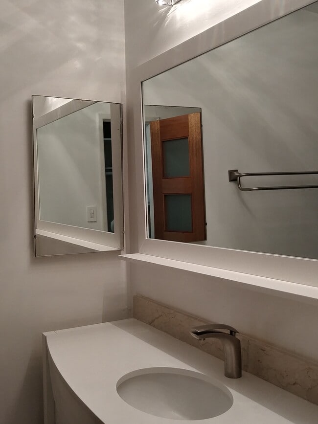 Master Bath - 206 15th St