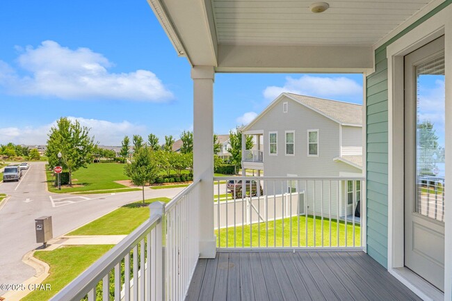 Building Photo - 3216 Veranda Ave