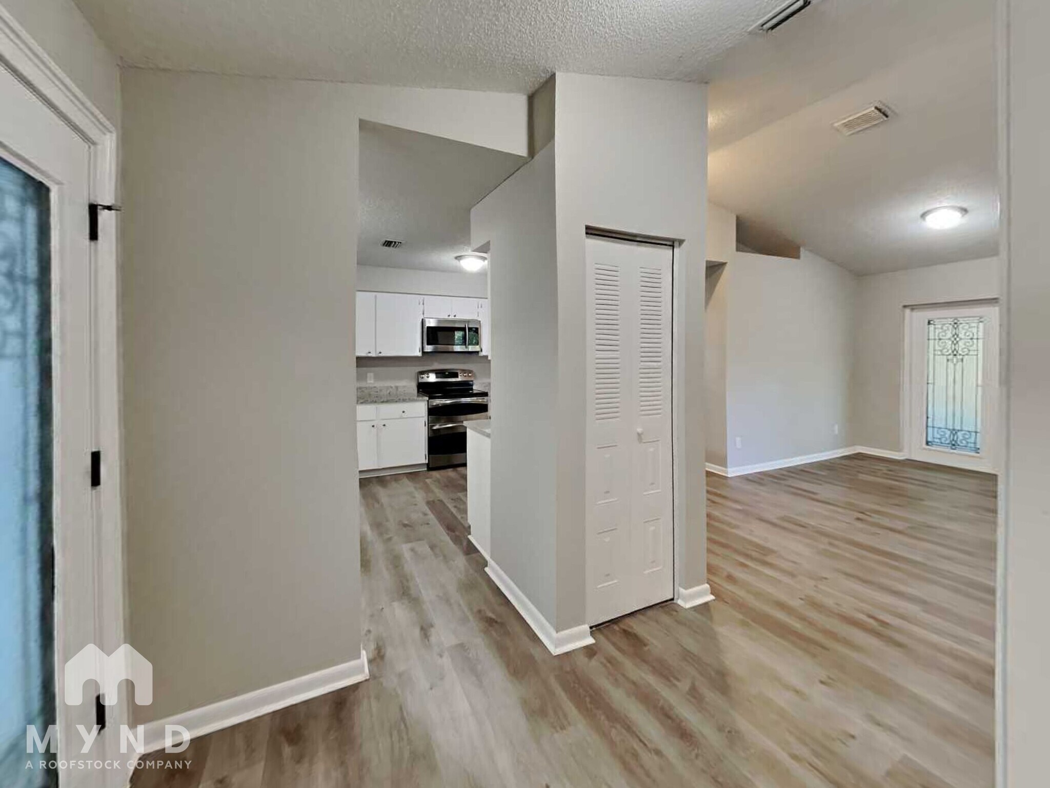 Building Photo - 2125 Karen Dr