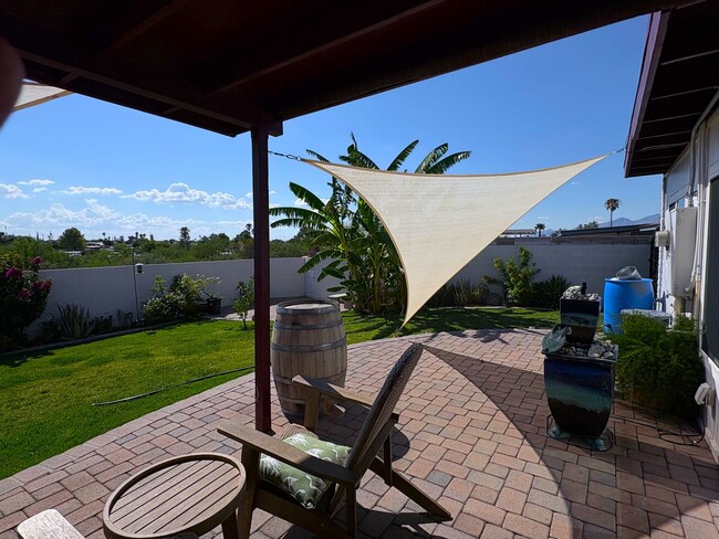 Building Photo - 3720 S Sarnoff Dr