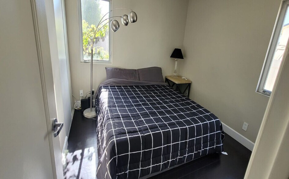 Building Photo - 5256 W 123rd Pl