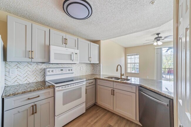 Building Photo - 4000 Grande Vista Blvd