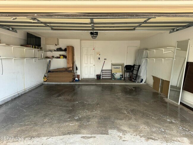 Building Photo - 12176 Dos Rios Dr