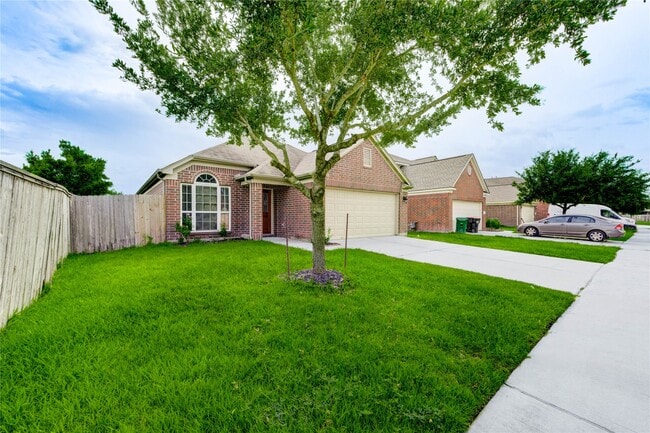 Building Photo - 14839 Fir Knoll Way