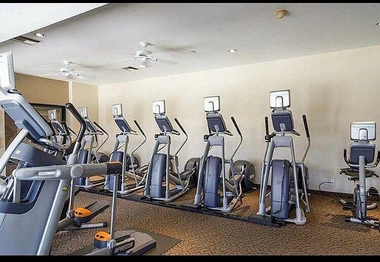 Building Photo - 748 Vista Lago Dr N