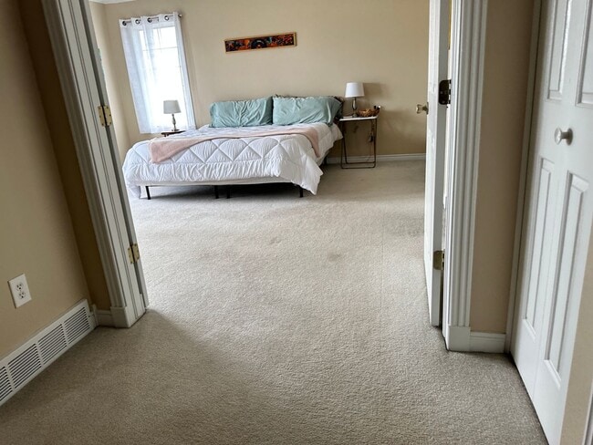 Building Photo - 4 Bedroom, 3.5 Bathroom Home
