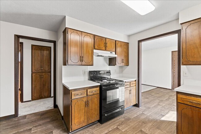 Building Photo - 2 Bedroom 1 Bathroom Duplex on the Boise B...