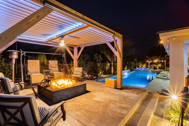 Building Photo - 8396 Sweetwater Creek Way