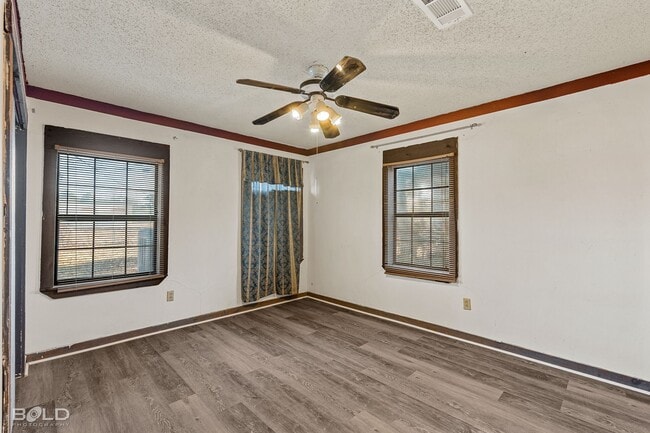 Building Photo - 1013 Peyton Ave