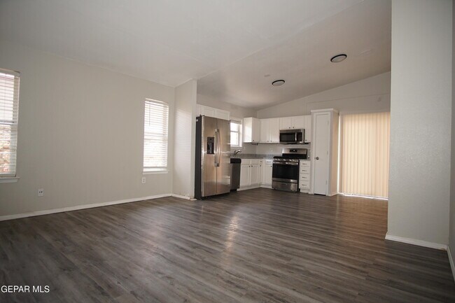 Building Photo - 1686 St Stephen Pl