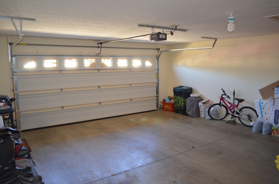 Building Photo - 804 Altamonte Dr
