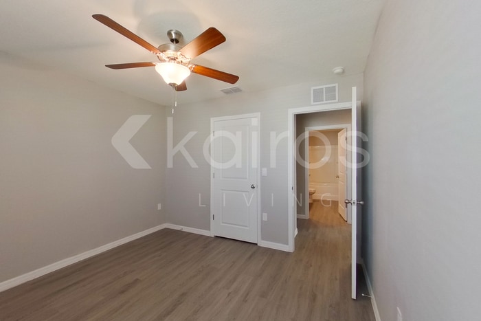Building Photo - 8584 SW 43rd Ter