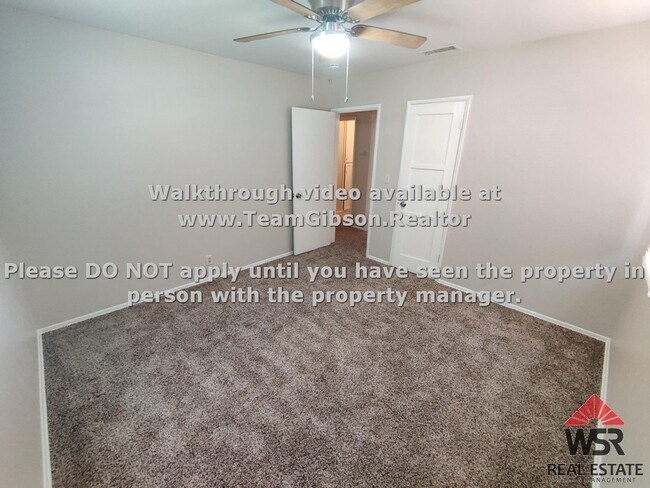 Building Photo - 4 Bedroom / 2 Bathroom Home.