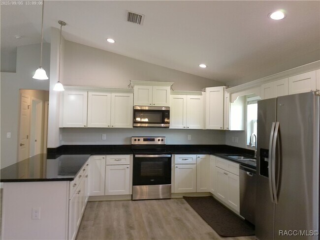 Building Photo - 9252 N Agatha Dr