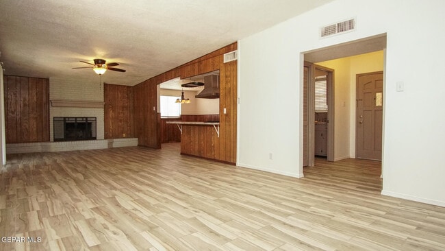 Building Photo - 9304 Lait Dr