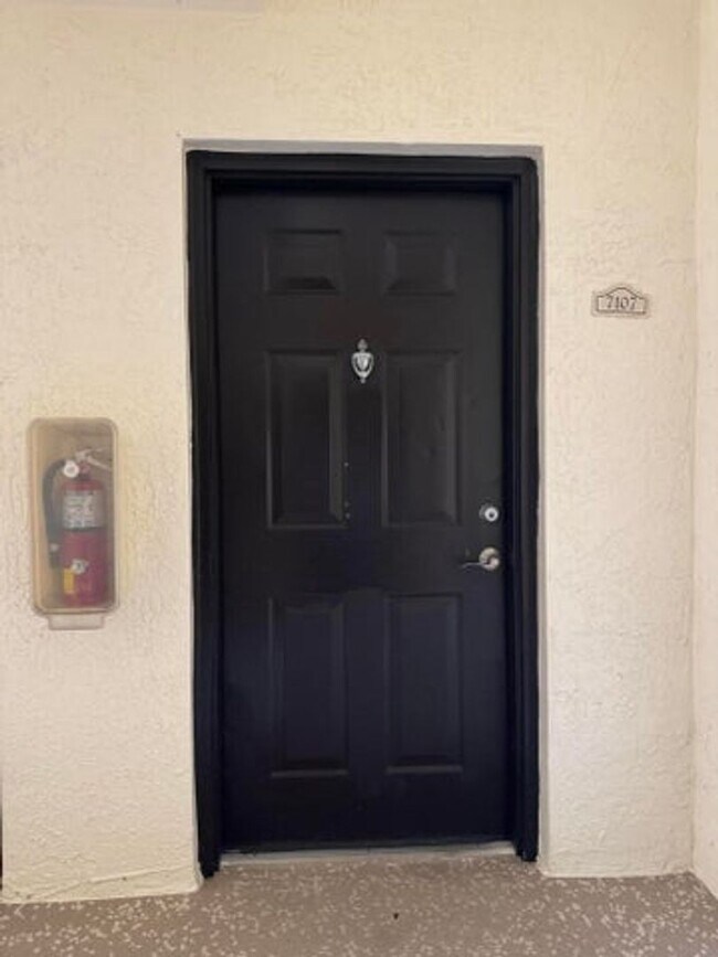 Building Photo - 9833 Baywinds Blvd