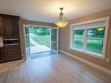 Building Photo - 294 W 2nd St