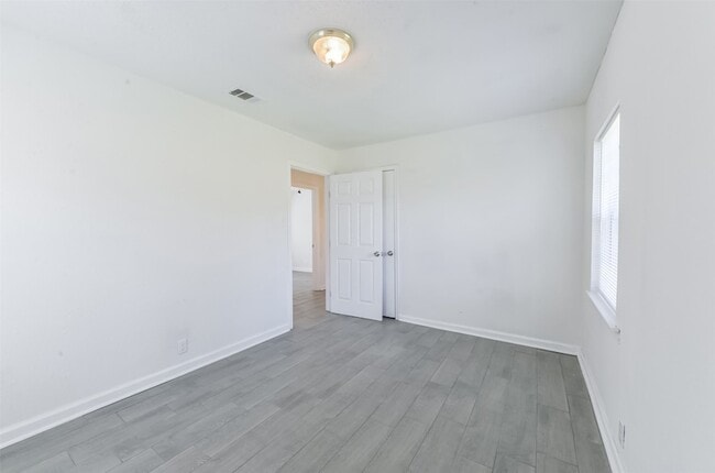 Building Photo - 8229 Carolwood Dr