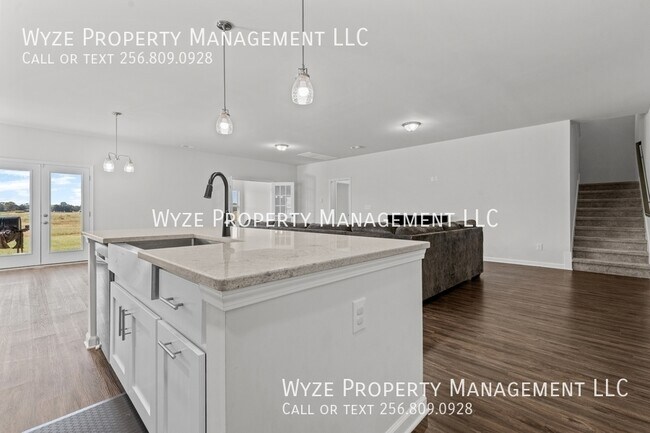 Building Photo - 283 Shubert Dr