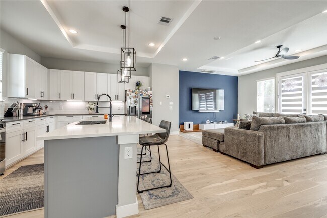 Building Photo - 4804 Gano St