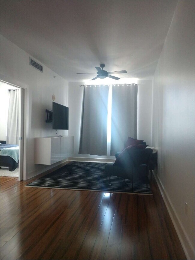 Building Photo - 1 Bedroom Condo in the Heart of Tampa