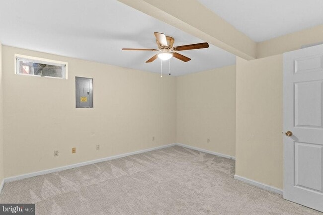 Building Photo - 8094 Grandview Ct