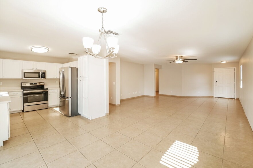 Building Photo - 17463 W Ventura St