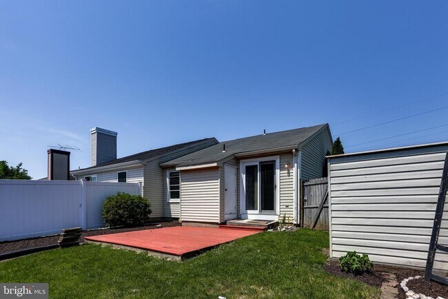 Building Photo - 816 Chadwick Cir