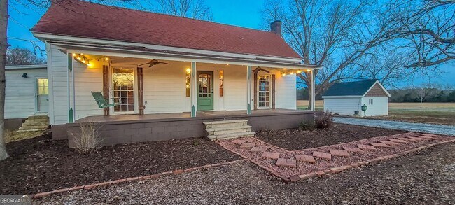 Building Photo - 497 Old Hwy 85