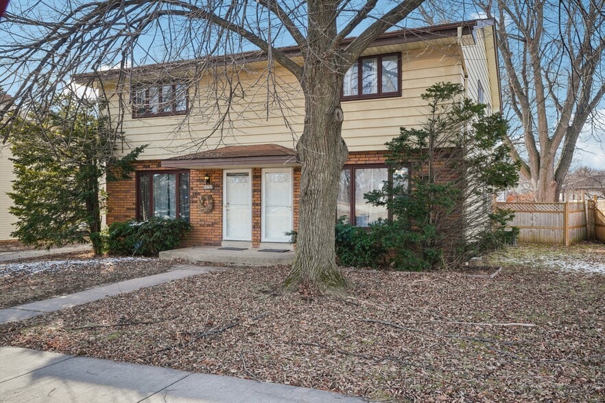 Building Photo - 10783 W Appleton Ave