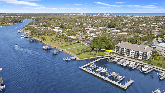 Building Photo - 515 Bay Colony Dr N