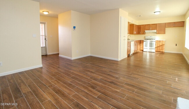 Building Photo - 1808 Dean Martin Dr