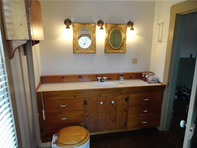 Building Photo - 47 Mill St