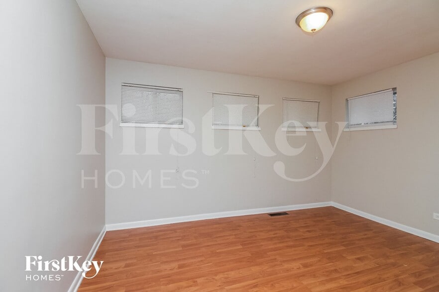 Building Photo - 17941 Wildwood Ave