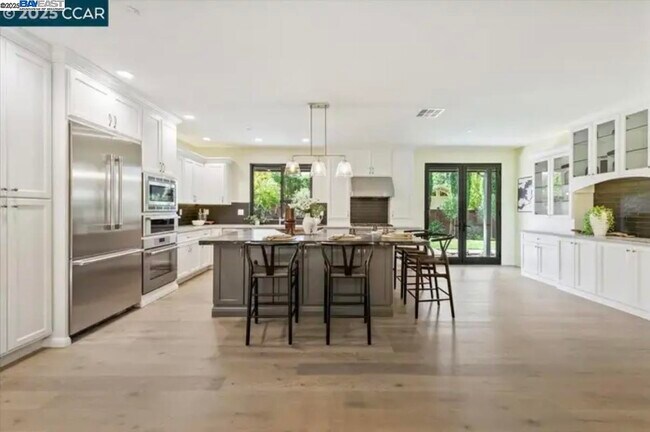 Building Photo - 132 Quinterra Ln