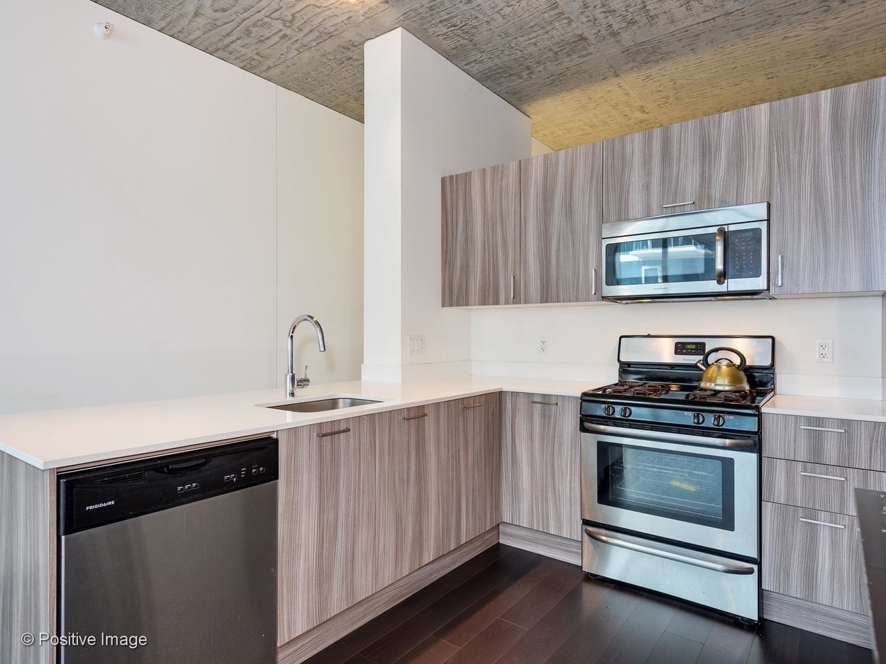 Building Photo - 1345 S Wabash Ave