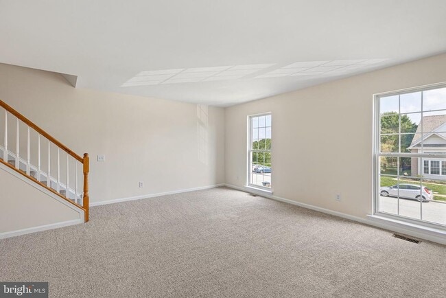 Building Photo - 22 Crenshaw Ct