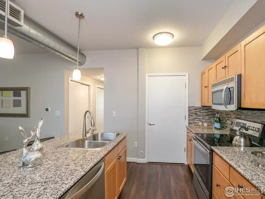 Upgraded kitchen - 2850 E College Ave